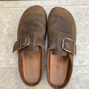 White Mountain leather moccasin clogs size 10 (fits like an 11) barely worn!